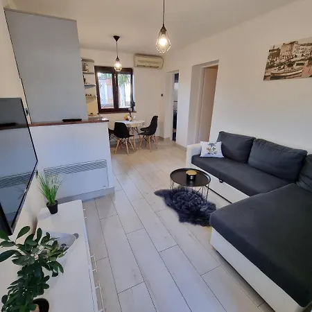 Igor Apartment