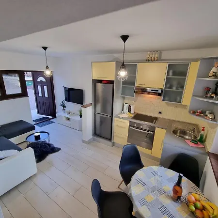 Igor With Cozy Terrace *