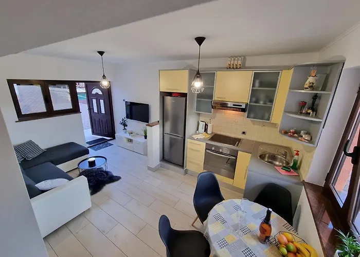 Igor With Cozy Terrace *