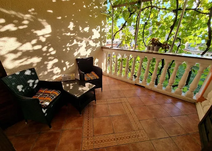 Igor With Cozy Terrace Apartamento *